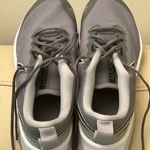 Nike Air Zoom Arcadia Youth Athletic Shoes Size 6 Y CK0715-015 Grey/White New